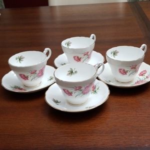 Beautiful Vintage Regency 4 piece cup and saucers
